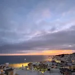 Fantastic View Over The Sea 아파트